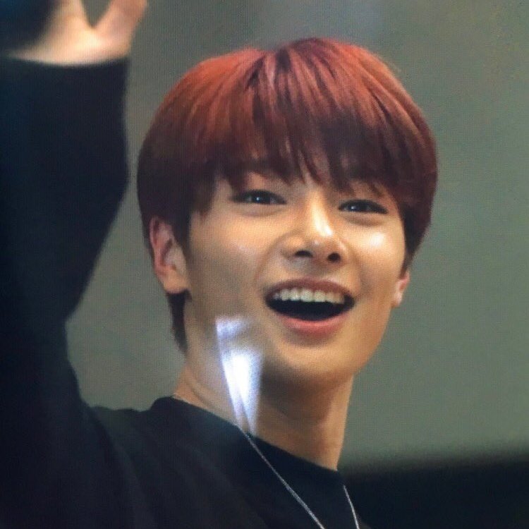 this is how yang jeongin looks like in real life: an ethereal thread