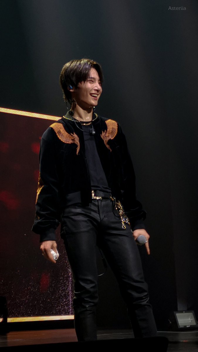 this is how yang jeongin looks like in real life: an ethereal thread