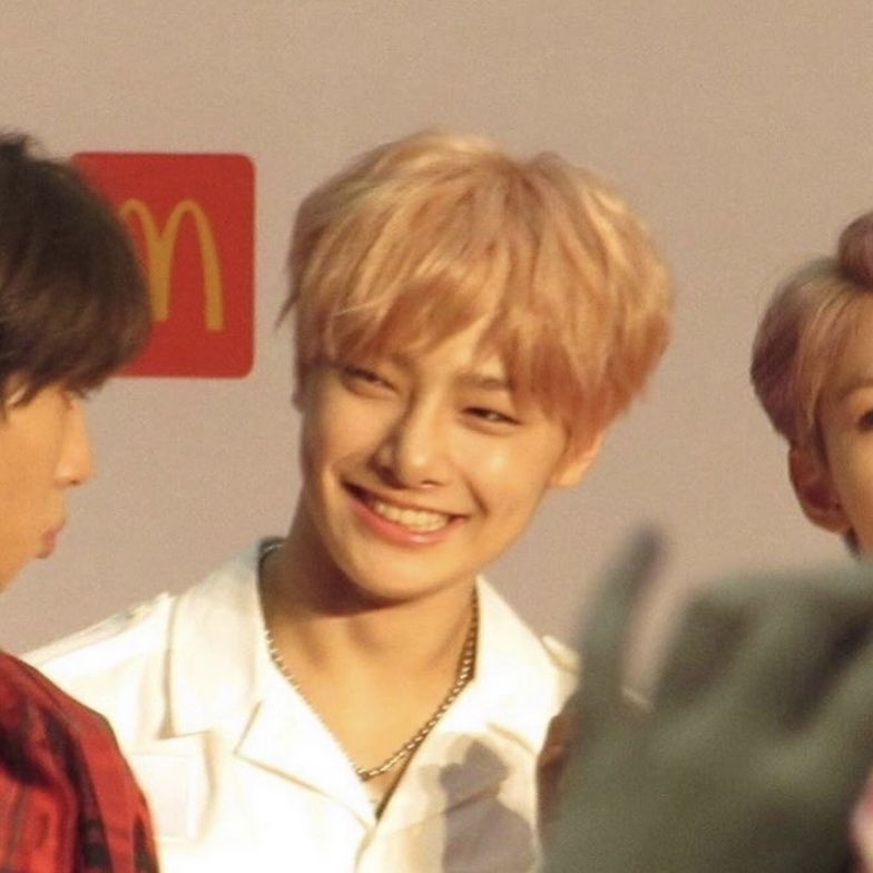 this is how yang jeongin looks like in real life: an ethereal thread