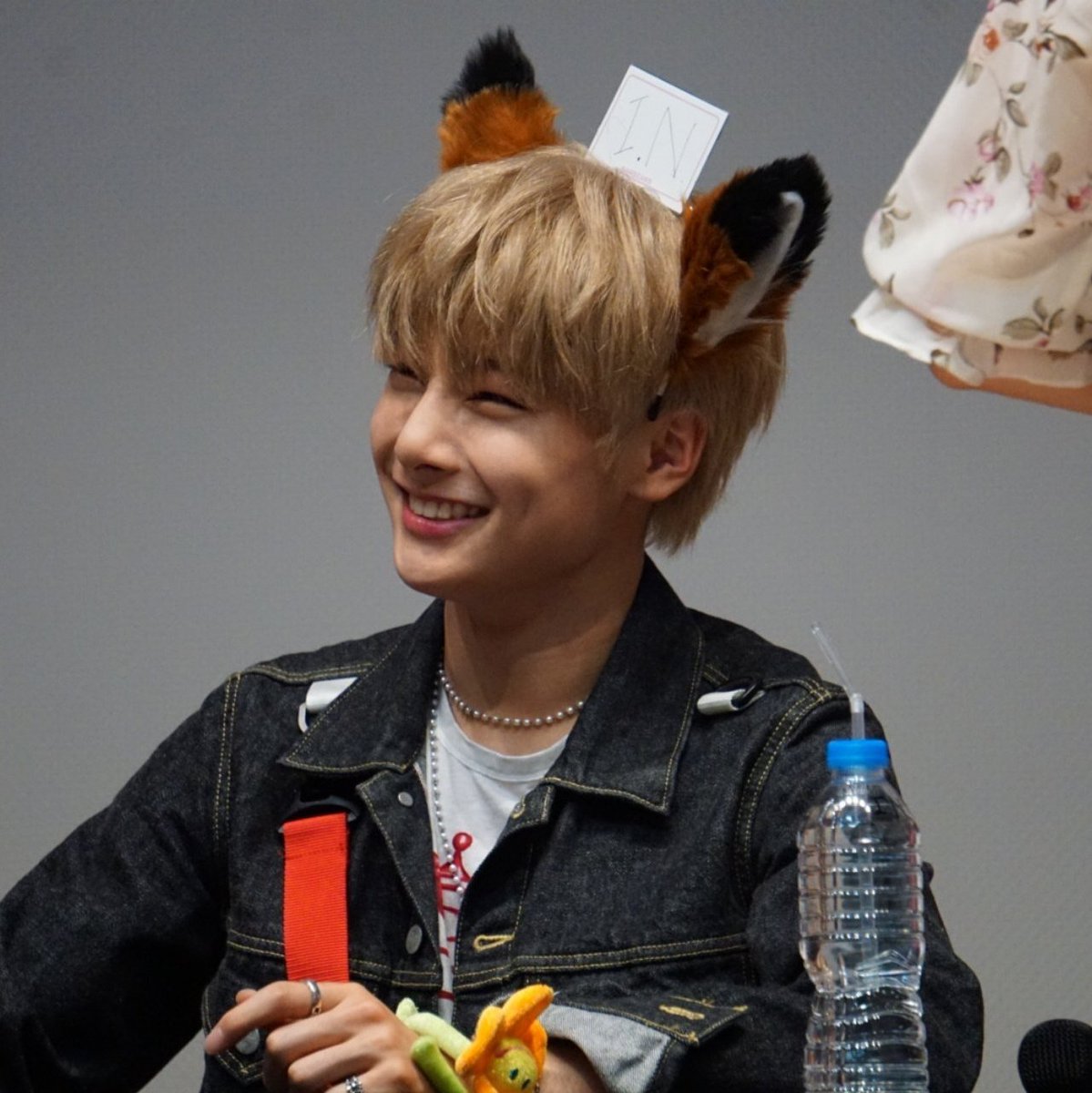 this is how yang jeongin looks like in real life: an ethereal thread