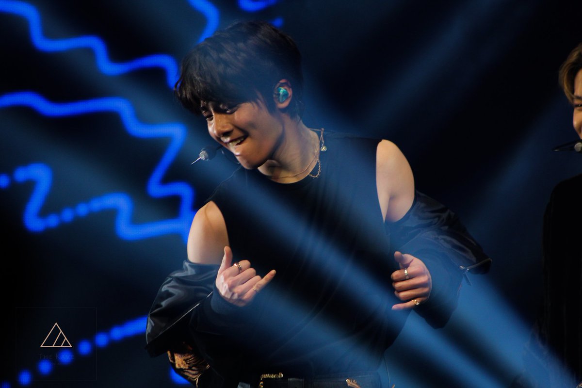 this is how yang jeongin looks like in real life: an ethereal thread