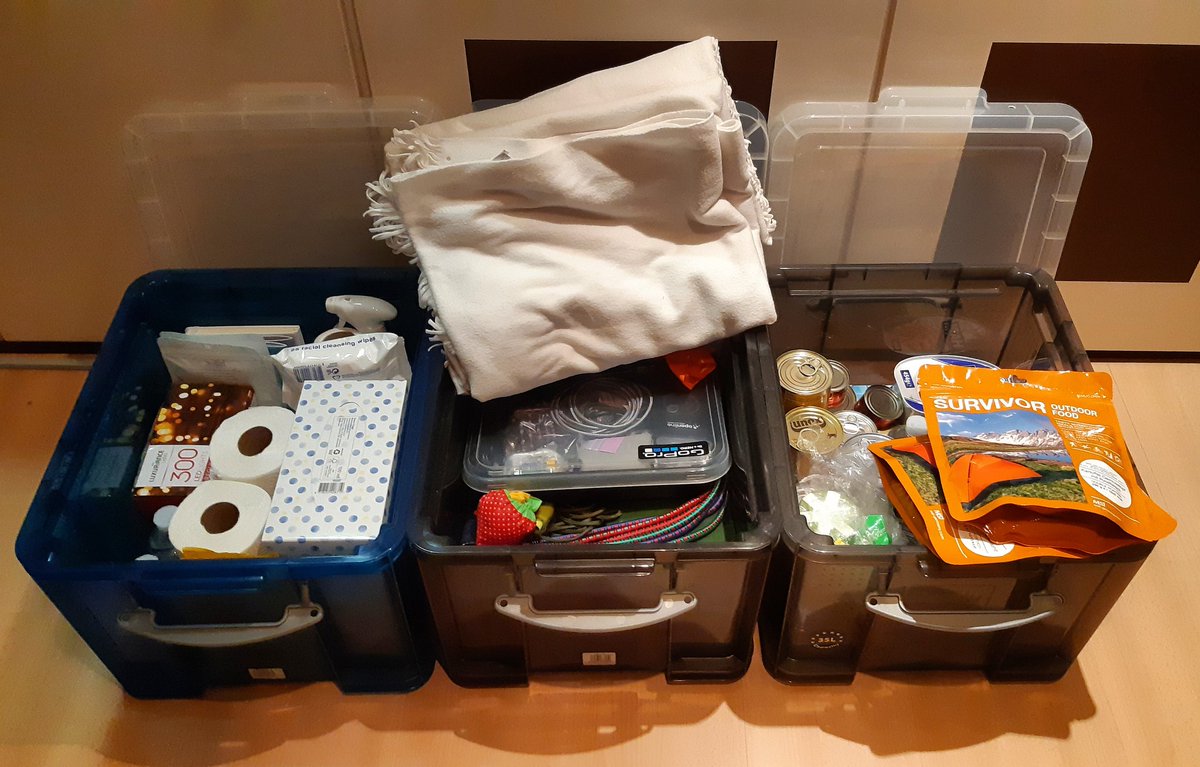 OverlandingNL's tweet photo. All camping gear is ready for next season. The food box is fully stocked again and has some quick meals in it. Hand wash, tissues and other general supplies are restocked. And all bedding, blankets and towels are washed and repacked.
#reallyusefulbox #campinggear #camping https://t.co/s4tLIMOQoO