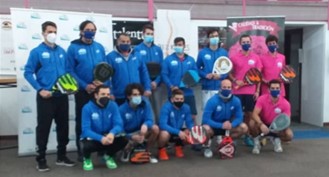 ¡Arranca la liga NACEX- LAPI en Salamanca Zamora!

Primeras imágenes, en este caso de los equipos Padel You Azul y Rosa, del club <a href="/padelyou_slmnc/">padelyousalamanca</a>, presentados para este arranque liguero!

¡Qué alegría ver palas de nuevo!