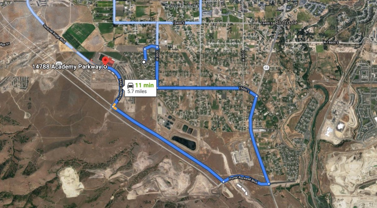 5/ This forces residents to use a car for *every trip* and every need. If, for instance, you wanted to head to the nearby neighborhood Boulder Falls Park, this would be a 5.7 MILE drive or a 2.4 MILE walk...on streets totally hostile to walking.