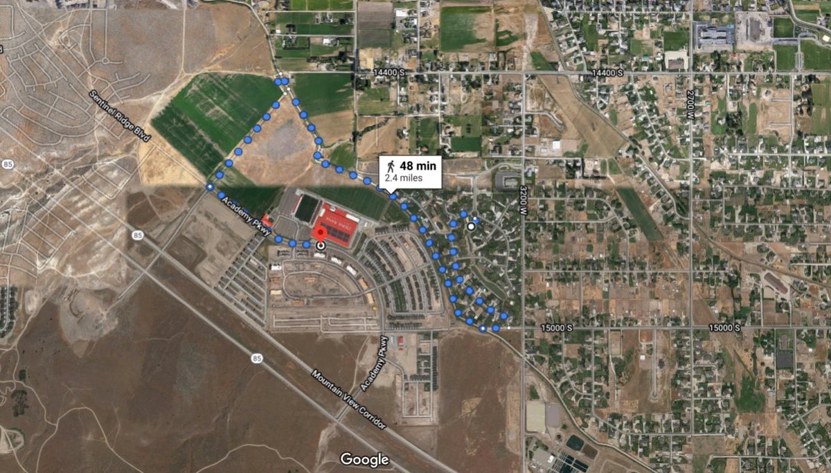 5/ This forces residents to use a car for *every trip* and every need. If, for instance, you wanted to head to the nearby neighborhood Boulder Falls Park, this would be a 5.7 MILE drive or a 2.4 MILE walk...on streets totally hostile to walking.