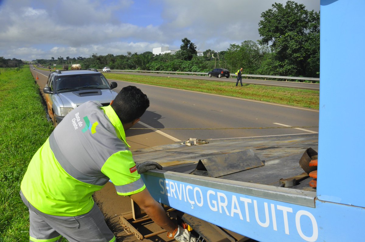 novarotadooeste's tweet photo. A falta de combustível fez com que mais de 3 mil motoristas parassem na BR-163/364 durante o ano de 2020! ⛽⛽ ⛽ A situação que poderia ser evitada com a programação da viagem e a atenção aos cuidados básicos de direção. Veja: https://t.co/UCeZkVxxWK
@ANTT_oficial
#PaneSeca https://t.co/bGylCC1ZH4