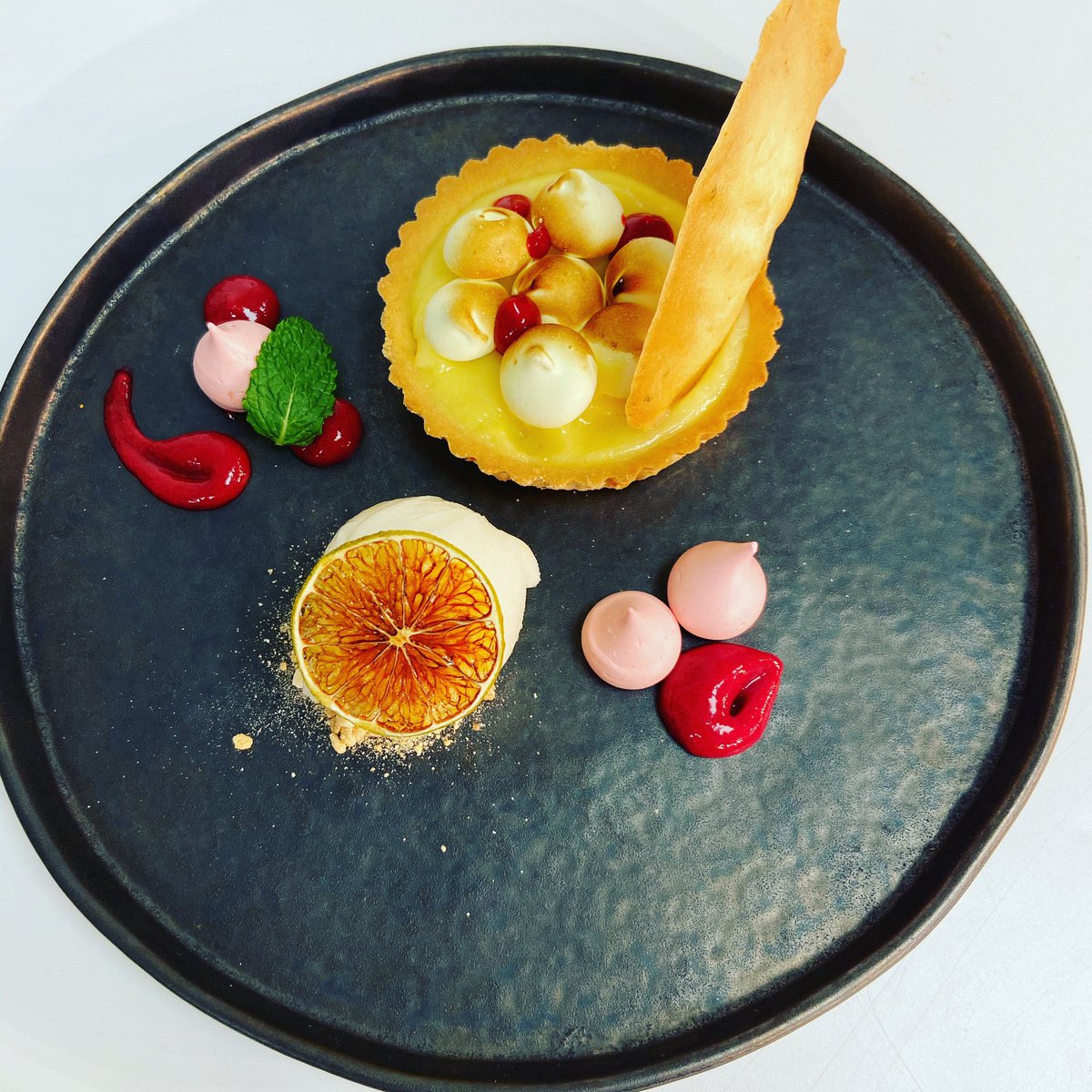 TheRedBank's tweet photo. Whoโd like to try our Sweet and Sour Lemon Tart?
After all itโs a month to ignore the waistline, isnโt it? ๐๐
#TastyLocalFood #FabCocktails #WarmHospitality #TasteLeitrim #BeLocal #ChristmasInCarrick https://t.co/FmeaChIvmw