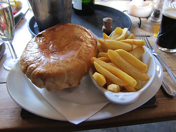 Pie, Champagne &amp; Guinness. - What style! #countrypubwithrooms #ditcheat #bruton #pub #somerset #shepton #manorhouseinn #countrypub #restaurant #castlecary #evercreech #wincanton #mendiphills #countryinn #bedandbreakfast