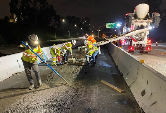 SANDAG's tweet photo. 🚧 #I805Alert 🚧 Nighttime closures of NB 805 to WB 94 connector ramp, Dec. 14-17, 8 p.m. to 5 a.m. each night as @SDCaltrans & #SANDAG continue work on Transit Only Lane Demo project. Detour is via Euclid Ave.
Learn more: https://t.co/bJjc0dGh2C https://t.co/CCWDemrhsH
