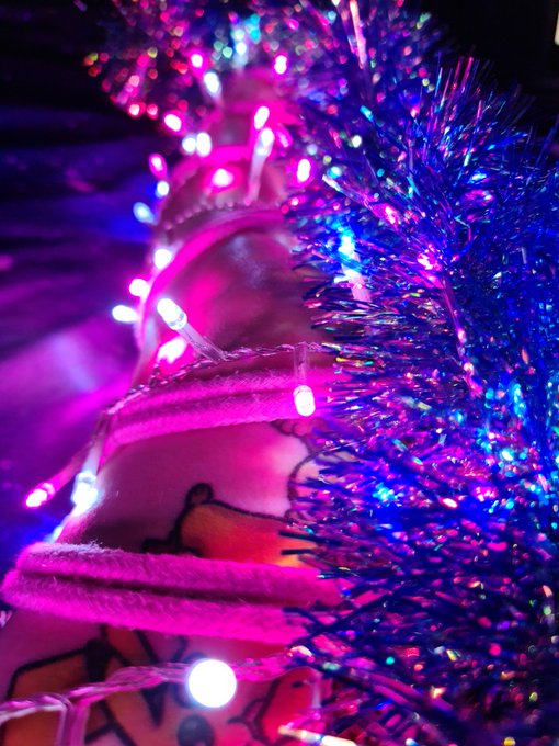 Tie me up and decorate me like the tree https://t.co/fOKGaKwXVY