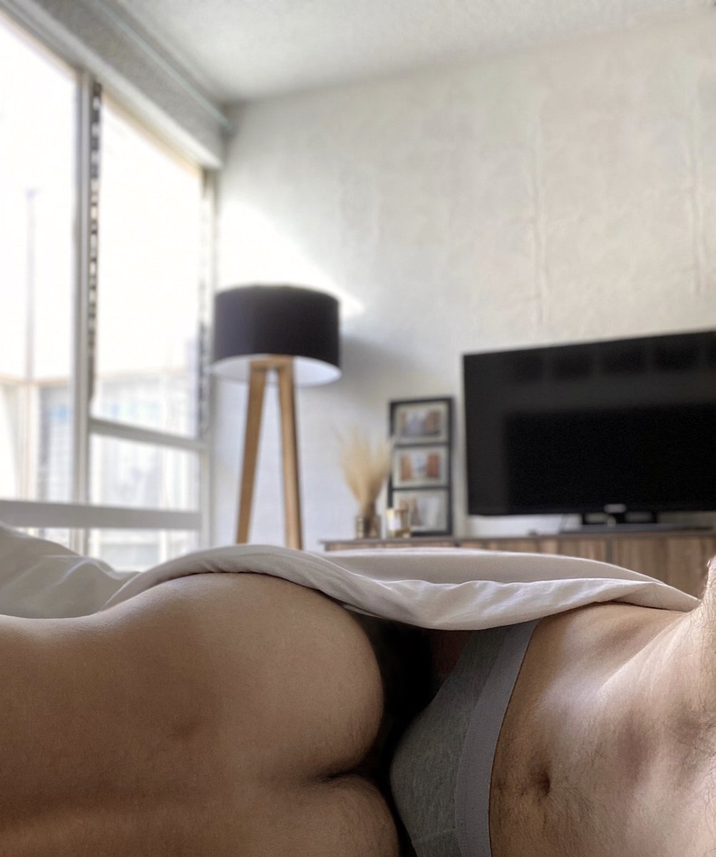 interlovo's tweet photo. que rico despertar asi #mañanero #BuenosDias #chicogay #gay https://t.co/64IfouYoyd
