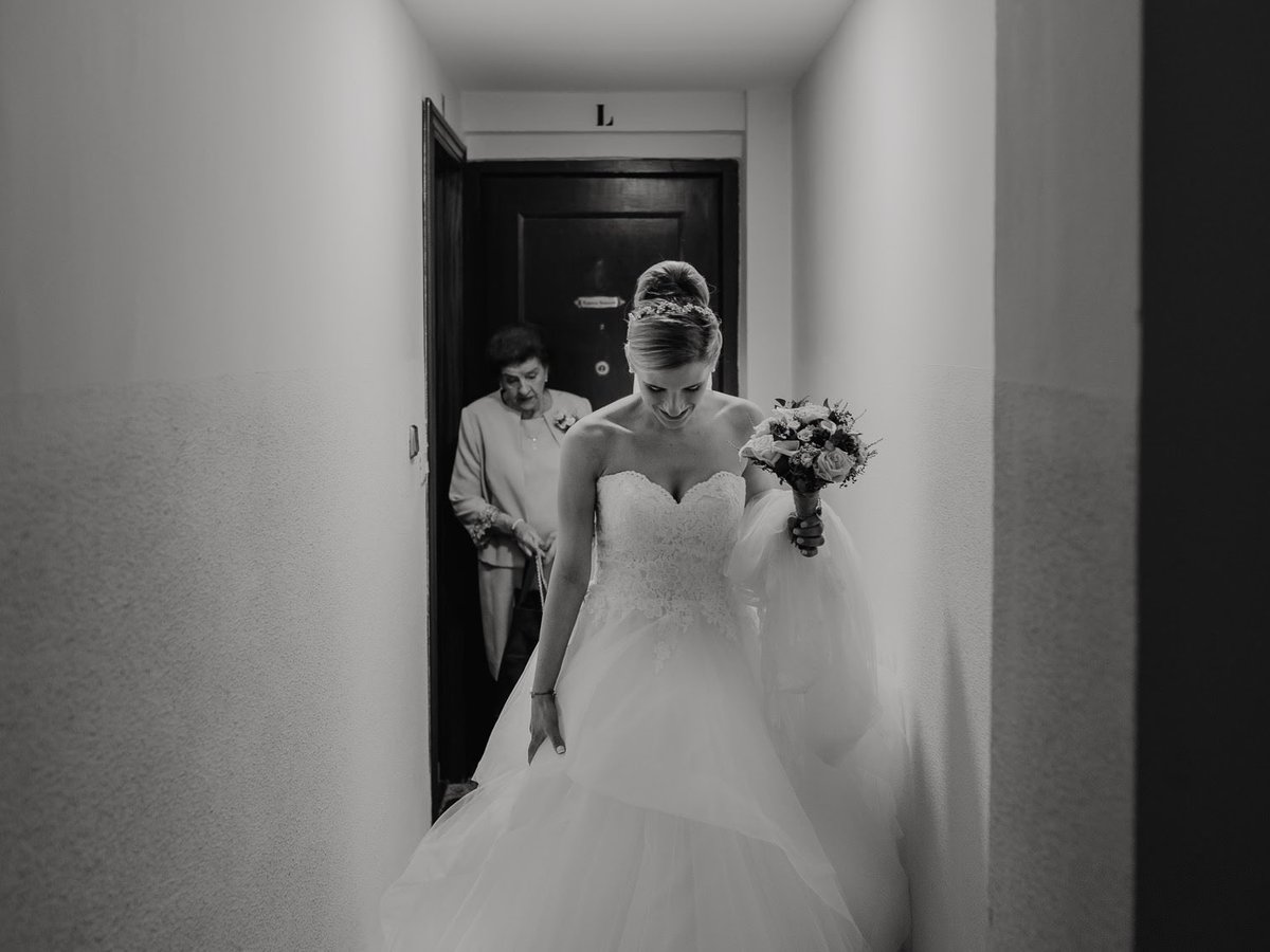 🤍E L L A S🤍

Qué necesarias... qué importantes... qué emocionante su compañía en un gran día como este😊
.
Hagamos todo lo necesario para poder disfrutar de aquellas personas que más queremos.
. 
#fotografodebodas #bodas #bodasconencanto