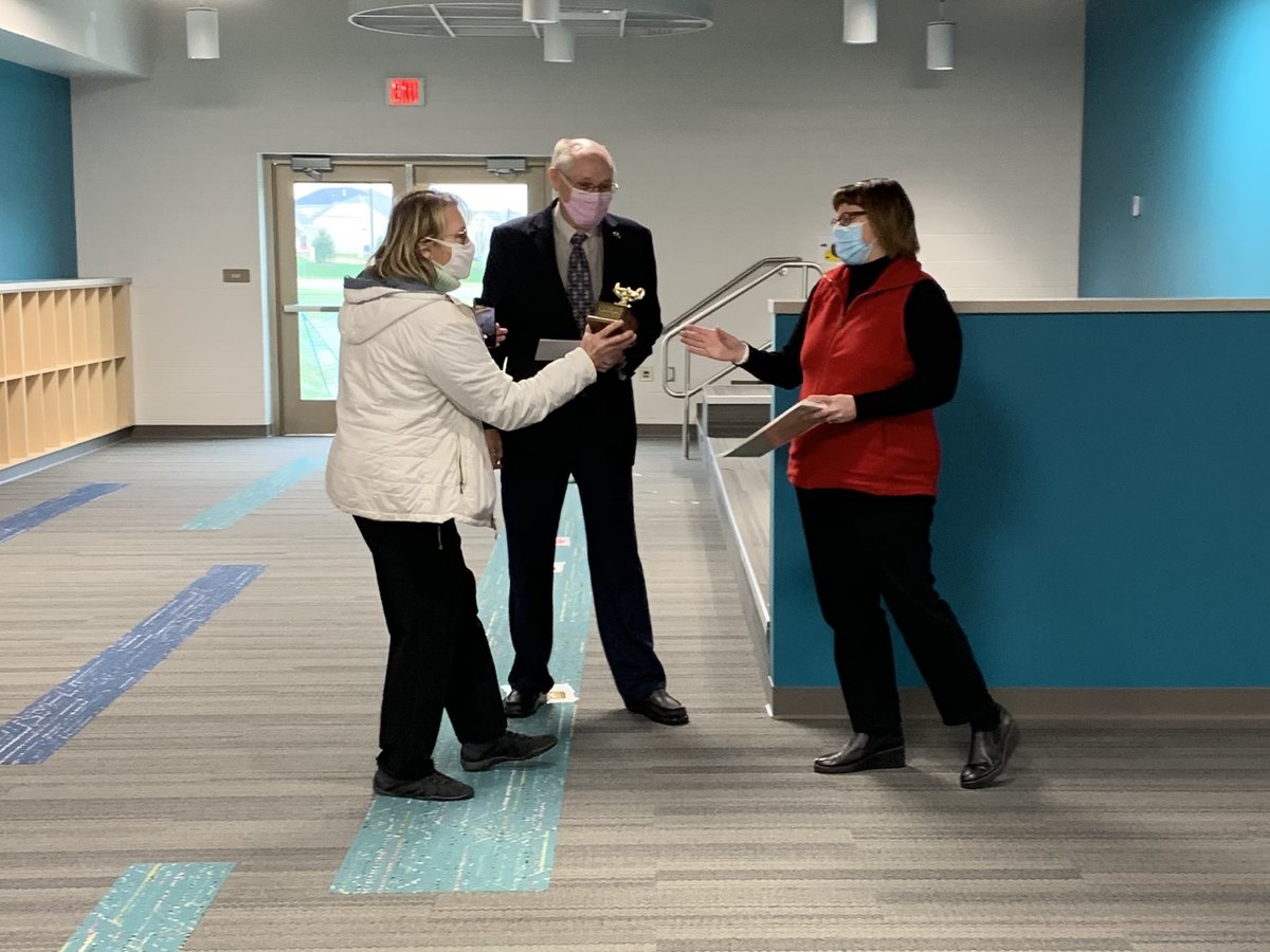 LM_PrekPanthers's tweet photo. In the spring, Mrs. Ksander was a Project Excellence award winner. Today, she finally received her award. Congrats! 🎉 #LMpride https://t.co/ZJ9tGShKNI