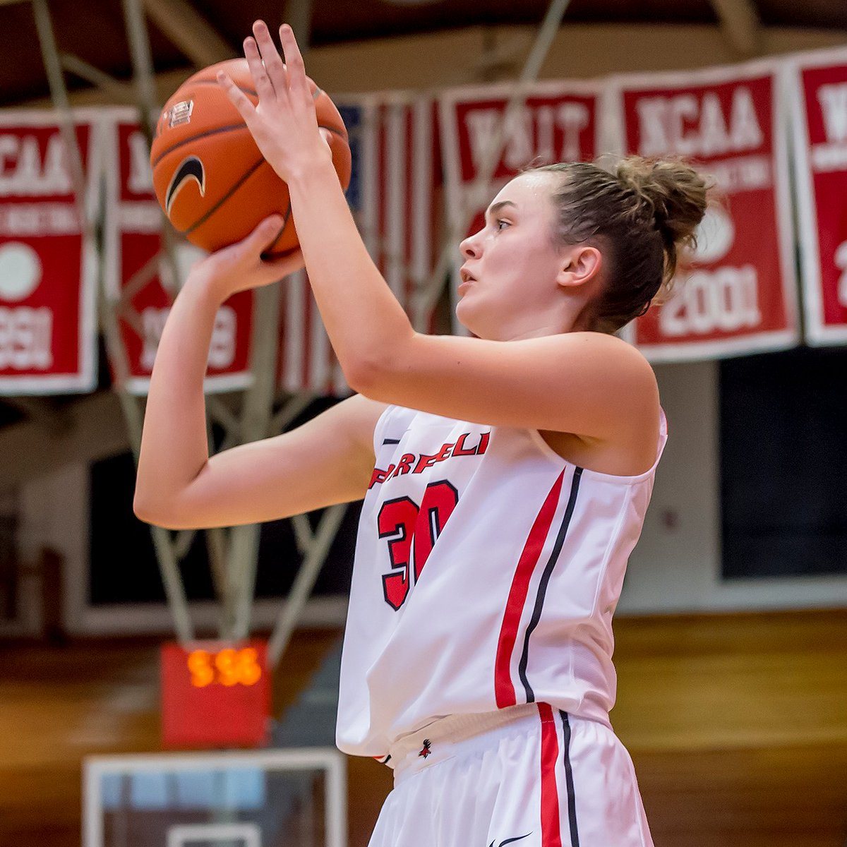 BKHoCoSports's tweet photo. On Saturday, @Howardladyhoops grad Sam Lewis (@samlewiss_) hit 11 threes — the most by any DI player this winter — on her way to setting a @StagsWBball record with 39 points. Read about her historic performance and breakthrough season so far, HERE: https://t.co/kg1A3jkD5Z https://t.co/zJd9lfghS2