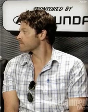 okay i am praying misha never finds this but i presentMisha Collins' shoulders; a thread