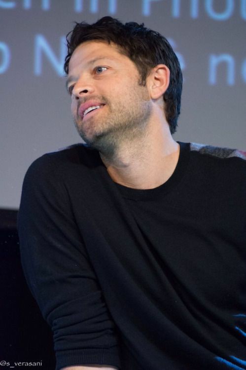 okay i am praying misha never finds this but i presentMisha Collins' shoulders; a thread