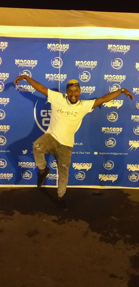 12_katlego's tweet photo. Live it up
@mobicel I got this movement called when you see meπΈ help me heal the people through pictures and laughter.. I am your guy
#PoseGames https://t.co/Gl6njo7d3A