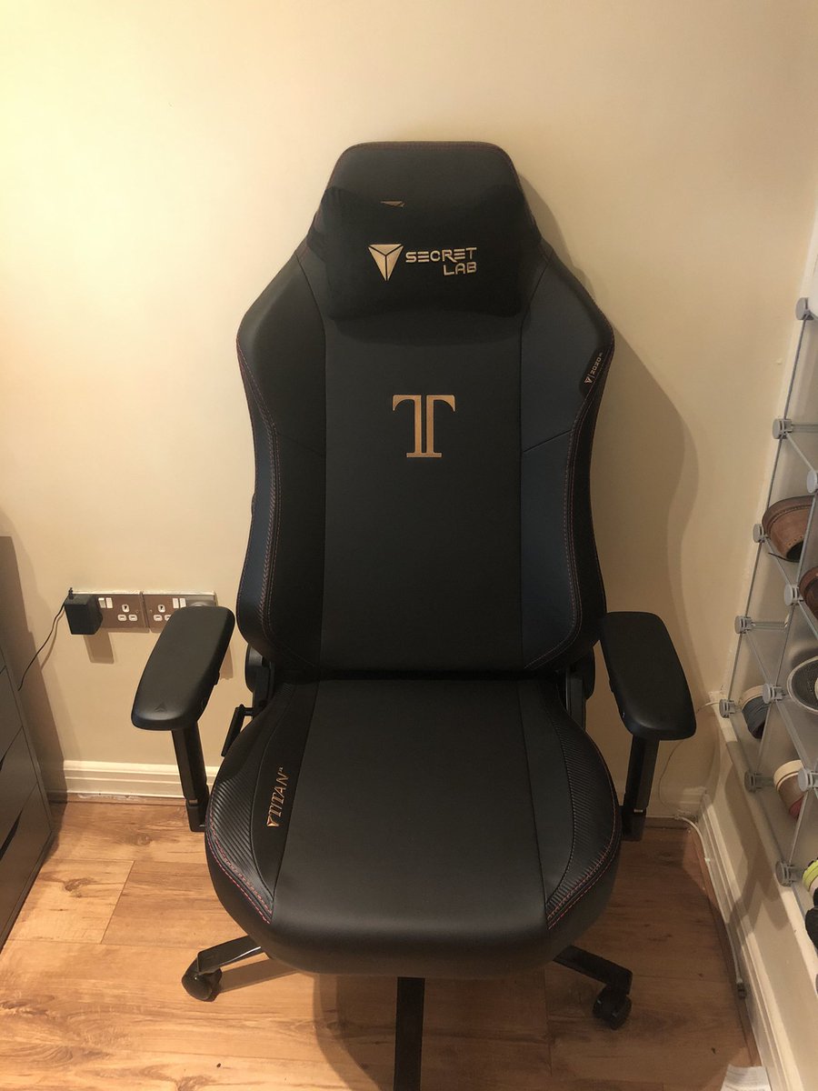 Made up with my new chair! 😀 #secretlab