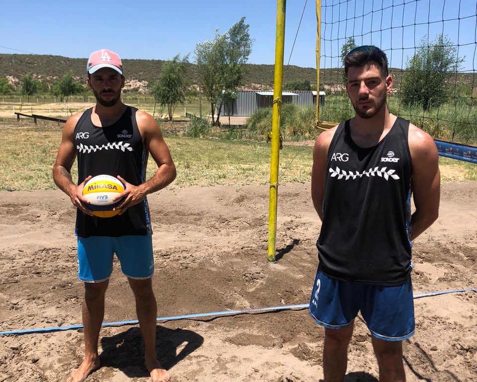 #BeachVolley Las Selecciones continúan trabajando intensamente de cara a los objetivos de la temporada.

✅ Gallay, Pereyra, Zonta y Churin entrenan en Mar del Plata.

✅ En Rosario trabajan Nico y Tomás Capogrosso, Azaad y Fernández.

✅ En Tunuyán entrenan Amieva y Aveiro.