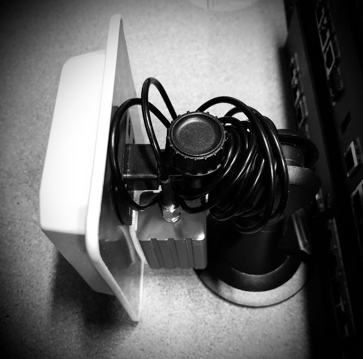 codemasterpl's tweet image. Long Range #attracthor, ufl pigtail and directional antenna worked like a charm today!
As part of it, a quick rssi scaner with oled went live ;-)