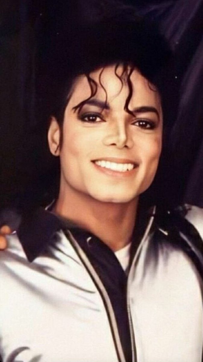 MissNicole_d_'s tweet photo. The BEST smile EVER!!! 😍😍😍😍😍😍😍😍😍😍😩😩😩😩😩🥵🥵🥵🥵🥵🥵🥵🥵🥵🥰🥰🥰🥰🥰🥰🥰😭😭😭😭😭🔥🔥🔥🔥🔥🔥🔥🔥❤️❤️❤️❤️❤️❤️❤️❤️ I mean his whole face lights up **be still my beating heart**

#MichaelJackson #BestSmileEver #MrHandsome #ThisCutie #Lawd https://t.co/eR1PFzscs8