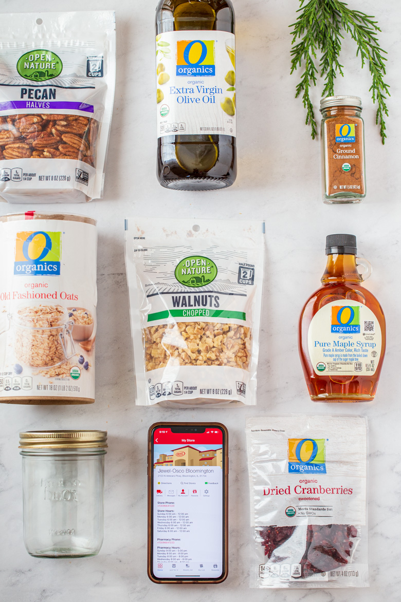 AD: This Homemade Baked Granola will bring bring joy + cheer to loved ones this holiday season. 🎁💐 We are gifting it along with a bouquet of flowers &amp; this cozy candle from <a href="/debililly/">Debi Lilly</a> design available <a href="/jewelosco/">Jewel-Osco</a> lnk2.io/wHVrv2V #OOrganics #OpenNature #debilillydesign