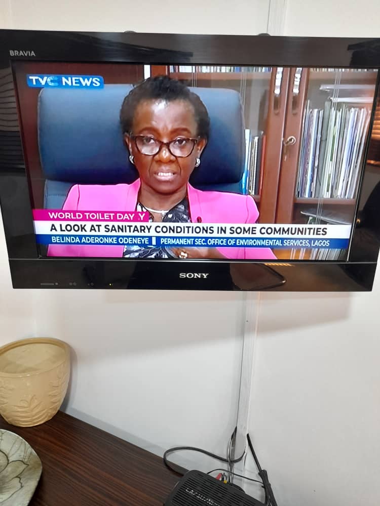 OdgHon's tweet photo. @drdolapofasawe Good evening ma? I took the above picture on TV concerning the shit with sense idea I discussed with your SA Dr. Adebola Odunsi. Kindly assist us to push through this golden idea that will add positive impact on the adminstration of Mr Governor
Many thanks ma https://t.co/6WiT7wgSR4