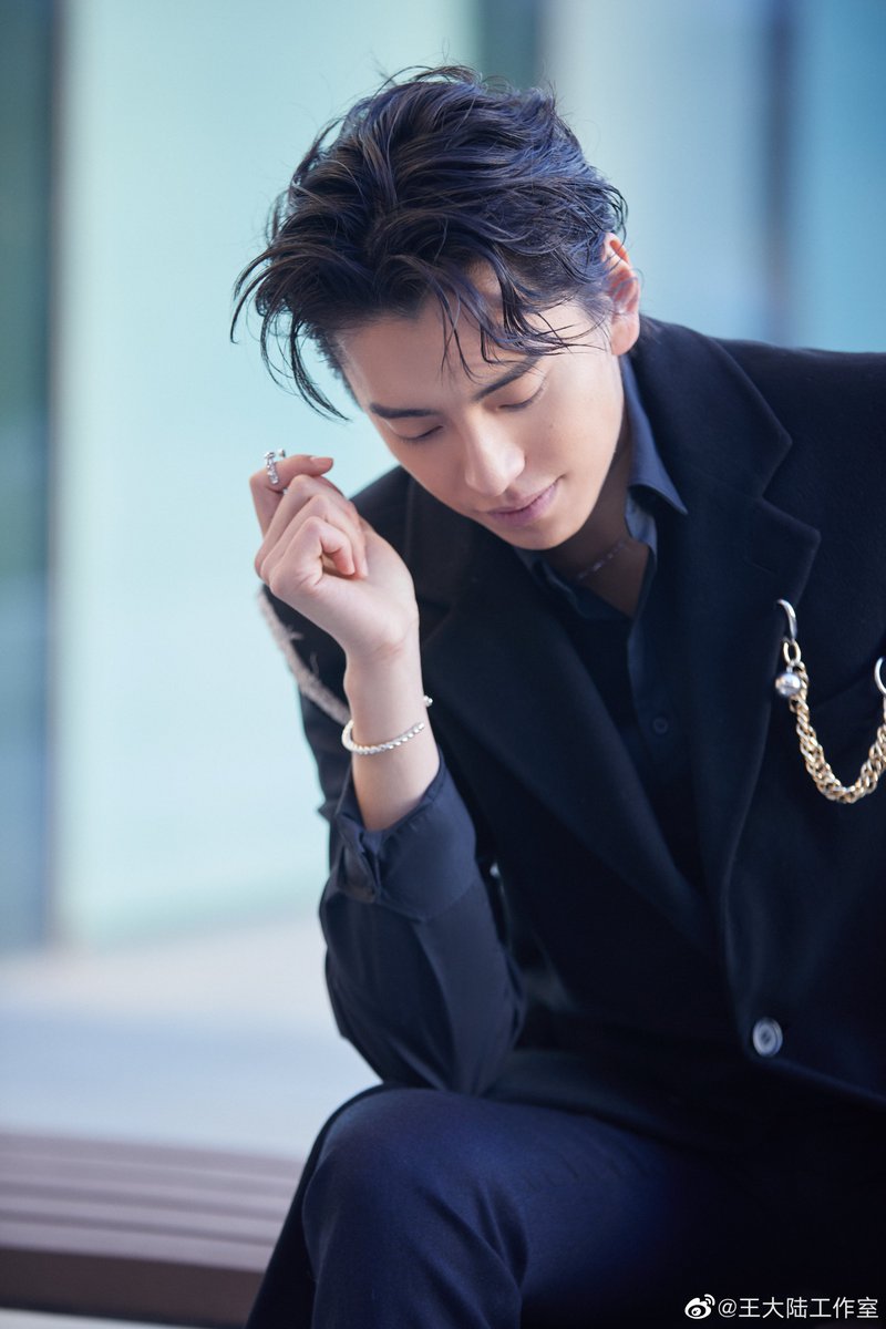 JuJuDramaLife's tweet photo. #DarrenWang x 2020 Sina Fashion Style Awards
#WangTalu #王大陸 #王大陆 #왕대륙 #wangdalu #taluwang #TaiwaneseActor #TwActor #MandoPop #ActorProfile #actor #AsianActor https://t.co/4ujyeRcKuj