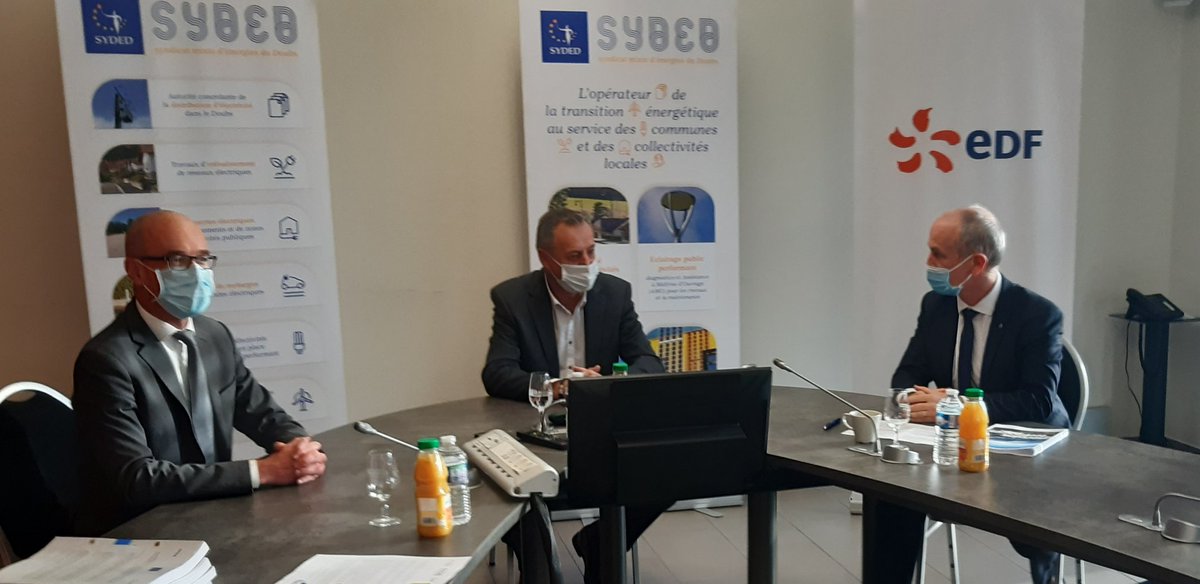 W_Lombardet's tweet photo. #SYDED25 #TE25, @enedis_als_frc et @EDF_CollTerr renouvelle le contrat de #concession pour 30 ans pour le #territoire de le #Doubs. @EDFofficiel @EDF_CollTerr un engagement et des investissements pour la #transitionEnergetique #ServicePublic lutte contre la #PrécaritéEnergétique https://t.co/b0AbRdEvjl