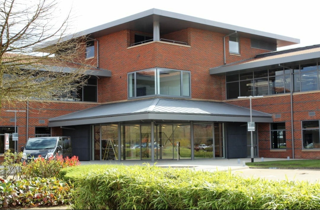 Throwing it back to this project we worked on in Milton Keynes in 2018, installing @vmzincuk Quartz on the fascias and entrance. What a striking way to welcome visitors! 
•
#Architecture #Roofing #Cladding #Zinc