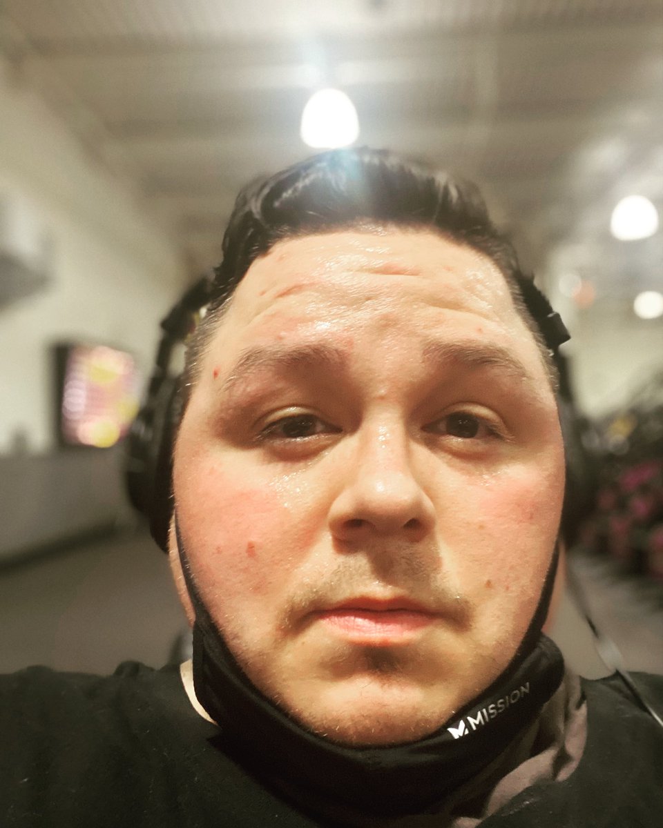 OnAirCartman's tweet photo. #AccountabilityUpdate: I feel really good. The mental aspect is more difficult for me over the physical. What I mean is, it sucks this time of year. Waking up in the pitch black to go to the gym in the freezing cold is the worst. But, I’m here. And I will continue to be. https://t.co/el4kGhHlJi