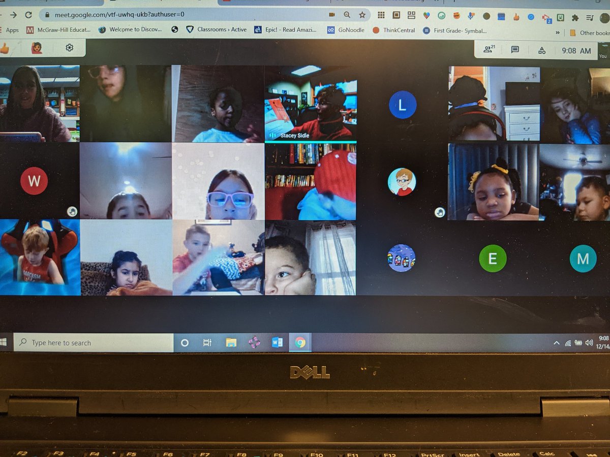 DavisN206's tweet photo. Thanks for kicking off our week @drstaceysidle with a snow story! We are excited for snow.❄️ #firstgradebca https://t.co/NFMJCCEtSH