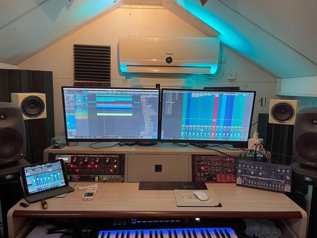 Zaor Studio Furniture The Place Where The Magic Happens A Nice Miza Setup Of Tech Trance Dj And Producer Maartendejong Miza T Co Dpk5agtozd Homestudio Studiodesk Studiofurniture T Co Iw5mgrh7xw