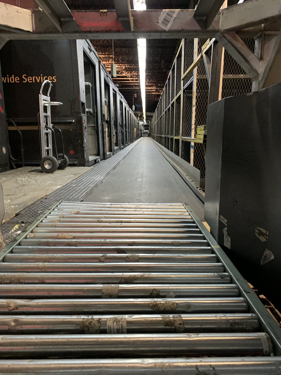 ratkaupsman's tweet photo. Earth City Preload doing our part to help get the drivers out early. #noamtime #waitingondrivers @DebMassingill @juan_morales_FL @TonyMoore_2 @CP_UPSers @chelsea224 @David_Wilson_75 https://t.co/gPGYkUGXQd