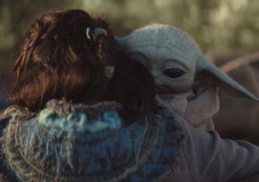 Victoria Pedretti as baby yoda; a thread.