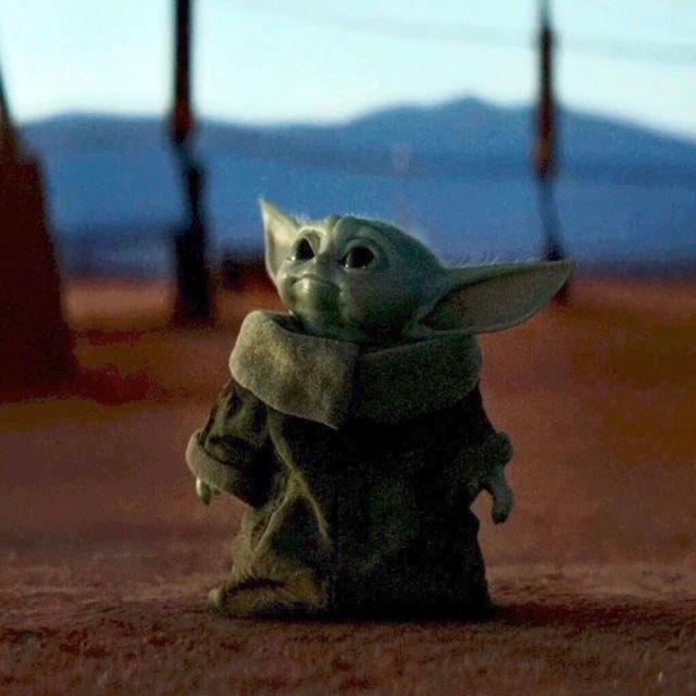 Victoria Pedretti as baby yoda; a thread.