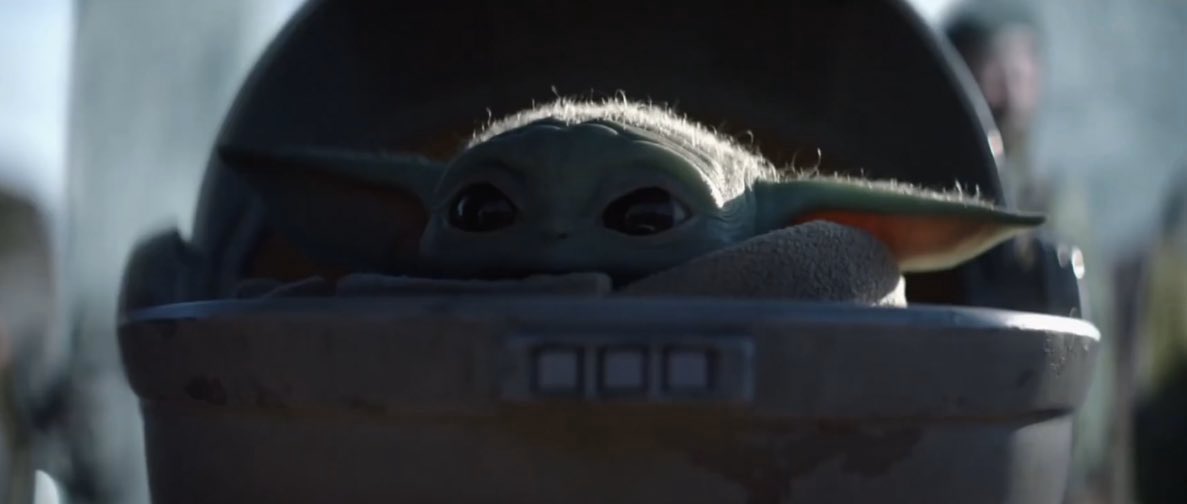 Victoria Pedretti as baby yoda; a thread.