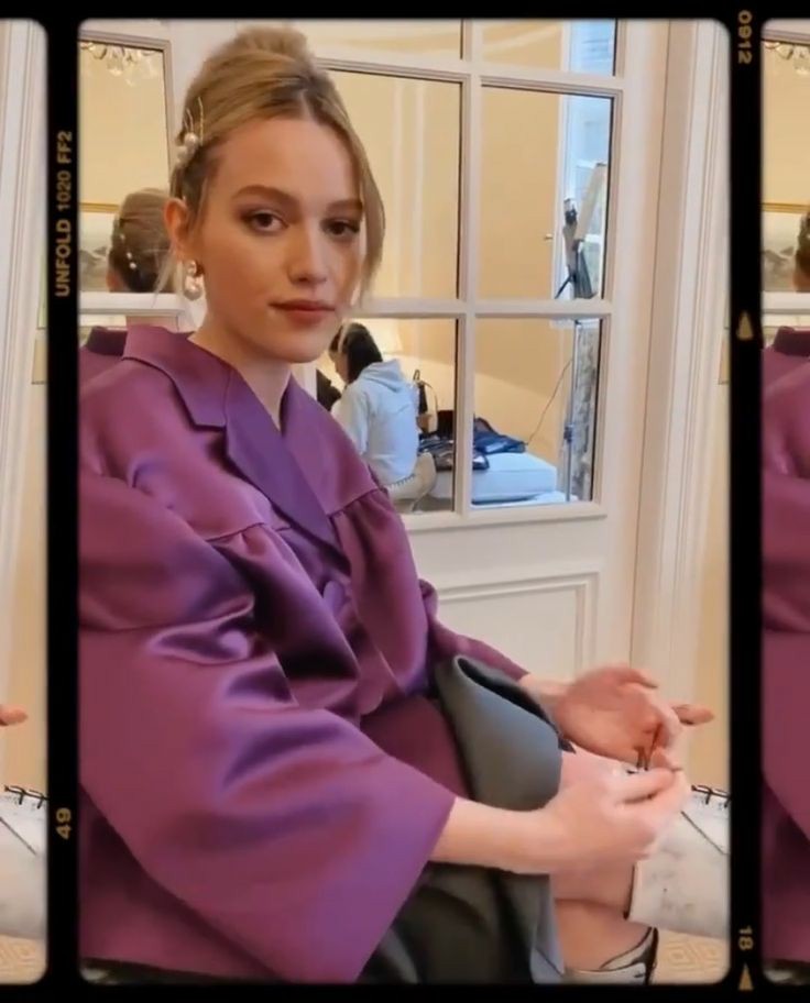 Victoria Pedretti as baby yoda; a thread.