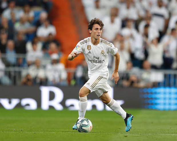 Happy 41st and 25th birthday celebrations to Michael Owen and Alvaro Odriozola. 

More celebrations babies 