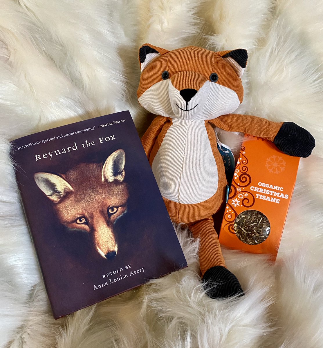 🦊💫 Competition Time! For Christmas, I'm giving away a special Reynard the Fox prize! Win a signed copy of my book, a charming fox &amp; some lovely Christmas tea! Simply like, retweet &amp; follow &amp; a winner will be drawn at the end of Tuesday 15th, just in time for the post! 💫🦊
