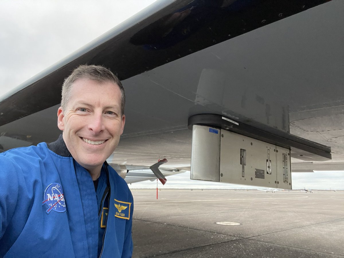 nasawb57's tweet photo. Here are the collectors mounted on the underside of the WB-57 wing that will open at 55,000 feet to collect cosmic dust from comet 3200 Phaethon. Follow our flight today, call sign #NASA927, using your favorite flight tracking application! #GeminidMeteorShower #Geminids https://t.co/TabPXOMTaK