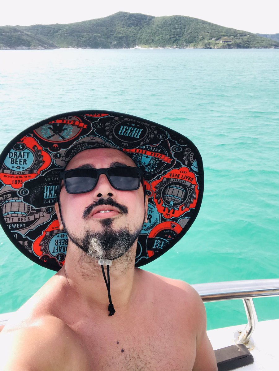 DIEGOFILIPEK's tweet photo. #arraialdocabo #rj #sol #praia #PINTOAWARSDS https://t.co/FJ2mArsE9j
