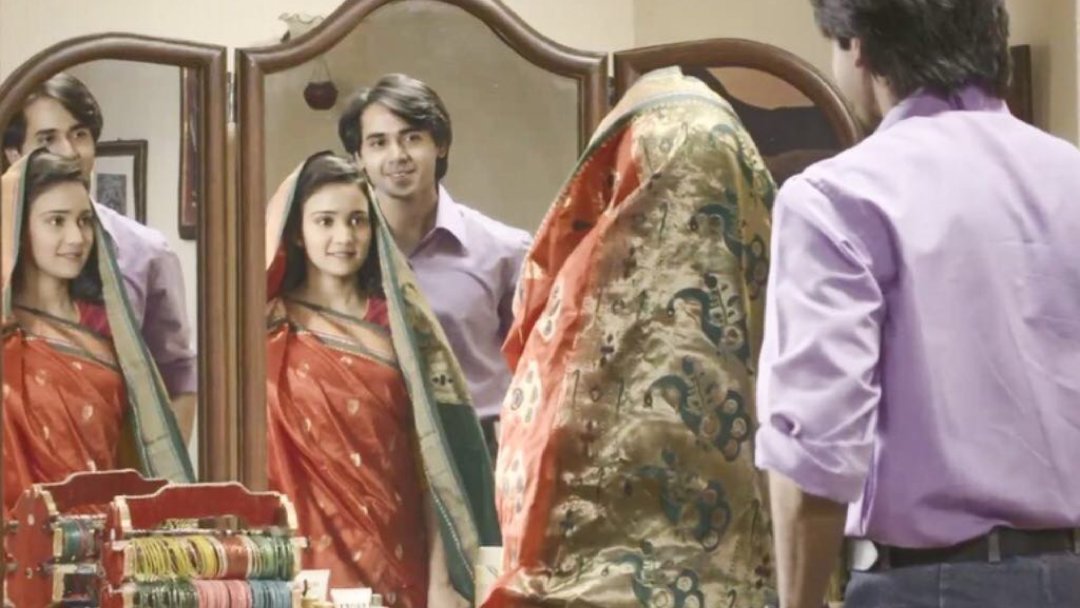 Q : What's your instant mood lifter?A : Their smile, their laugh, the bgm and them  #YehUnDinonKiBaatHai |  #YUDKBH