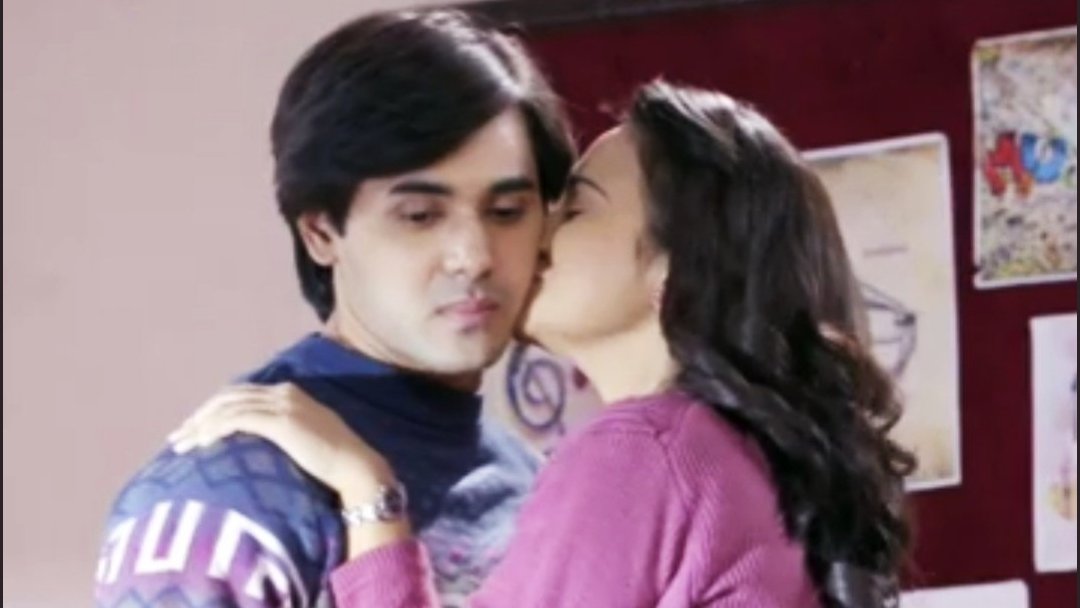 Q : What brings tears of happiness in your eyes?A : Their happy moments of togetherness and love  #YehUnDinonKiBaatHai |  #YUDKBH