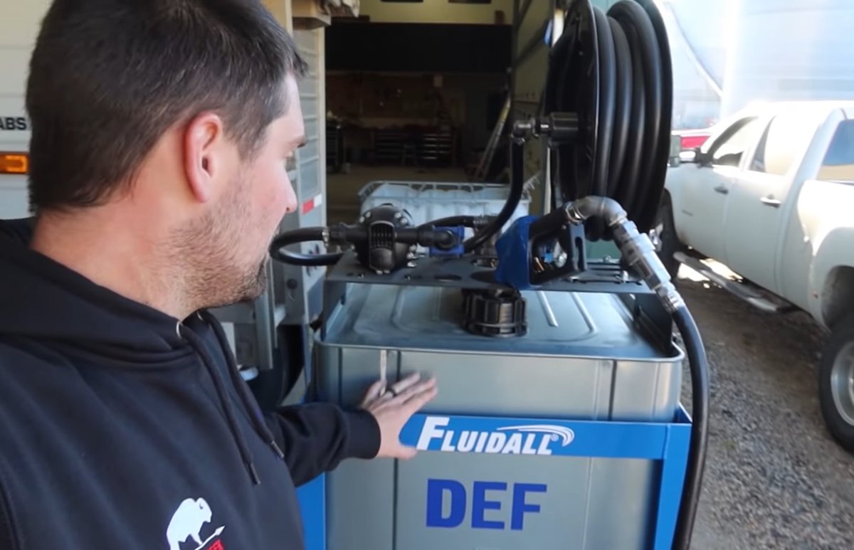 Fluidall_LLC's tweet photo. Another #Fluidall DEF Tank Package appearance on the #MillenialFarmer's Youtube Page!

He's setup with a mobile #Roth double wall tank, complete with a Graco Lubrication Equipment DEF pump package.

Check out his new video at https://t.co/bBvFXD8vc6  

#WeMakeItEasier #Fluidall https://t.co/8DgKzKui5K