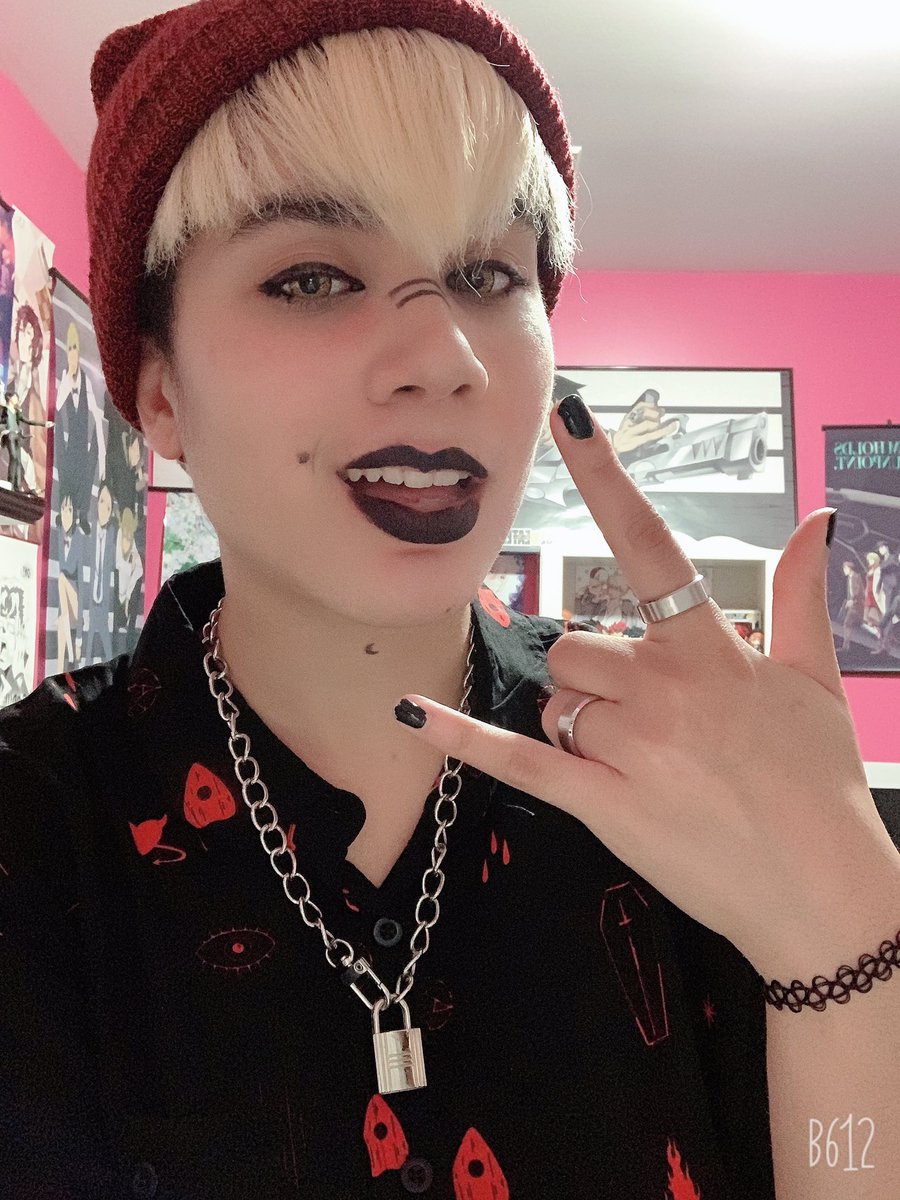 SloanTheOtaku's tweet photo. ✨Asexual Cosplayers Unite✨

Asexuals come in many forms but we are all valid nonetheless. Tag some of your fav ace cosplayers or quote this tweet with your ace intro

I’m Sloan and I’m demiromantic asexual and very loud about it XP https://t.co/aDofQ41OAc