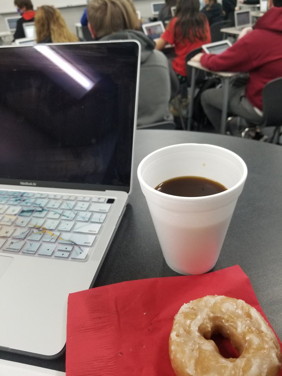 I work at the best Junior High in America!!!! Coffee and donuts to my door from fantastic administrators! #newpalproud #marvelousmonday @SouthernHancock @craigmoore <a href="/clouse_lisa/">Lisa Clouse</a>