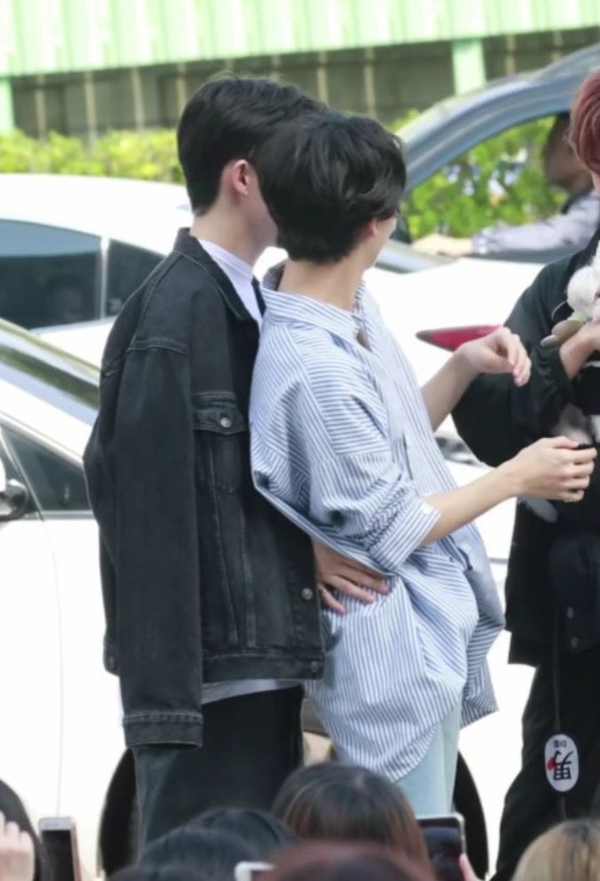 miraclewoozi's tweet photo. I HATE IT HERE https://t.co/1IR2dlKk4j