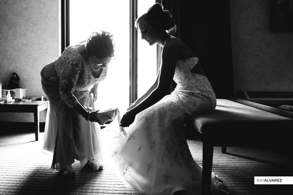 weddingsbyray's tweet photo. "Moments" is why I'm in the business. #candid #bride #bridalprep #weddingday https://t.co/aBG7aDnehW https://t.co/rOvcuNy5cH