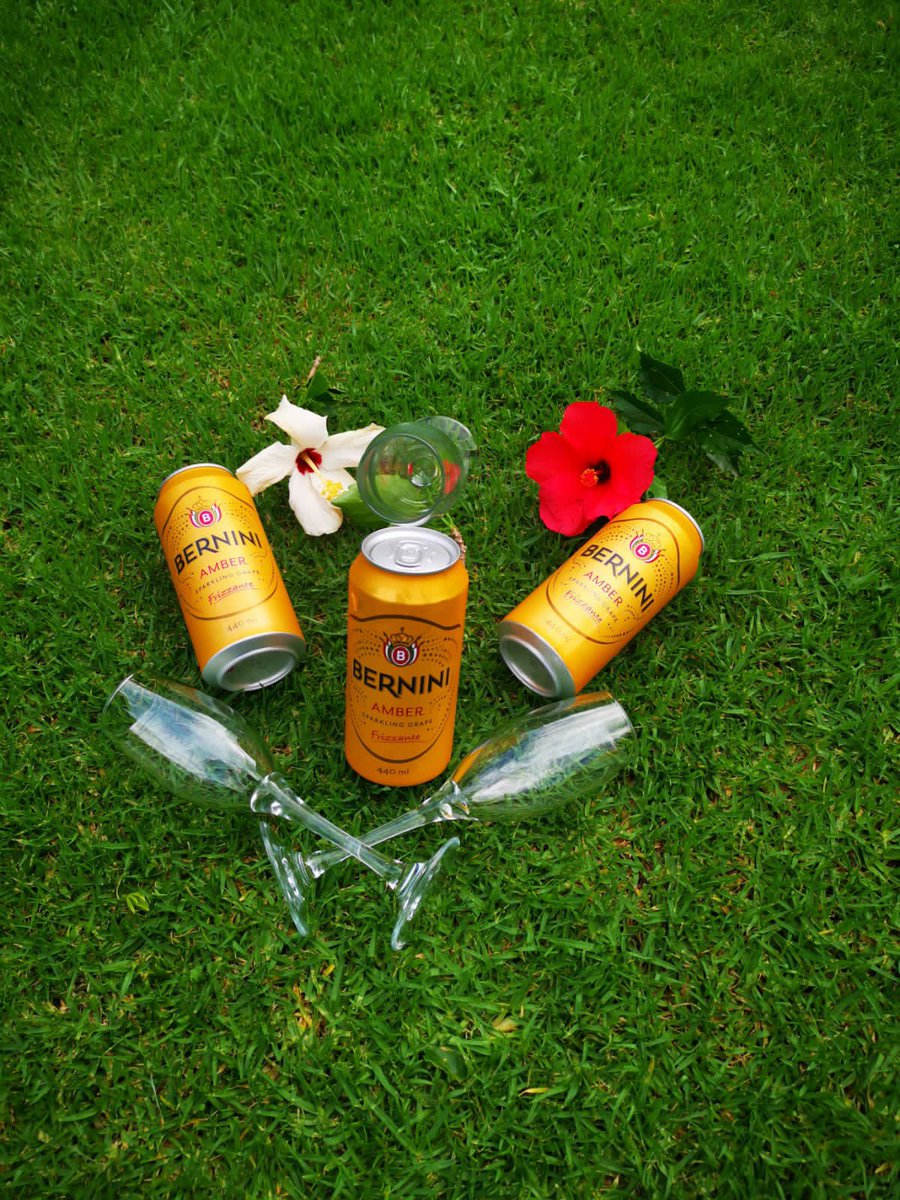 NaMahlangu_'s tweet photo. My #NewGlowInTown and right now is the #GlowHour  @BerniniSA is the girl she think she is! #GlowGetters #NatualSparklingGrapeFrizzante #GlowResponsibly https://t.co/RUOiWghkkY